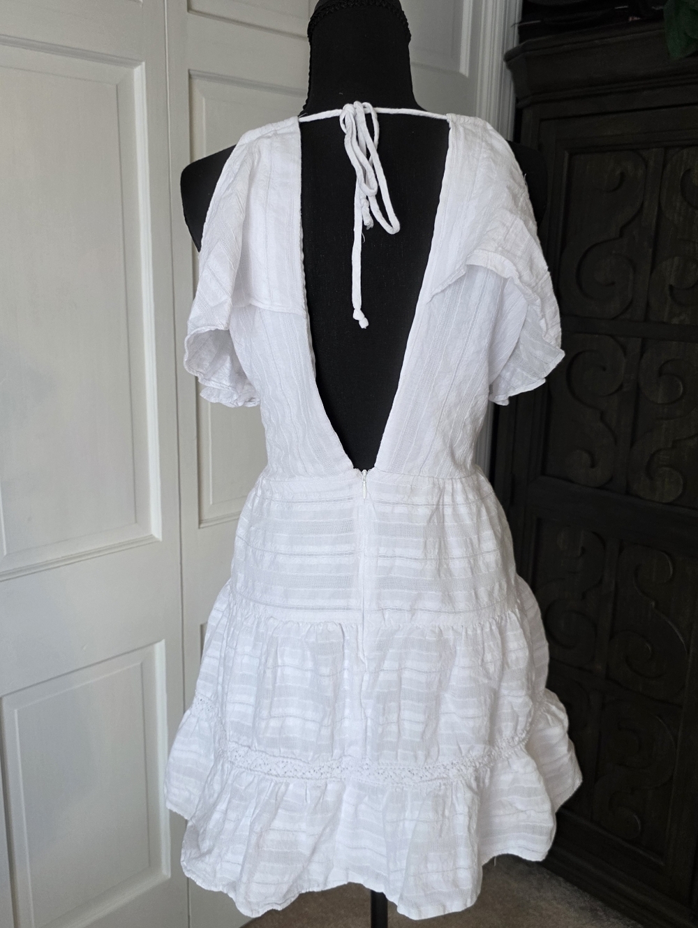 BCBGeneration White Ruffle Mini Dress Size 12 Cottagecore Boho Tiered Lace - Picture 3 of 5